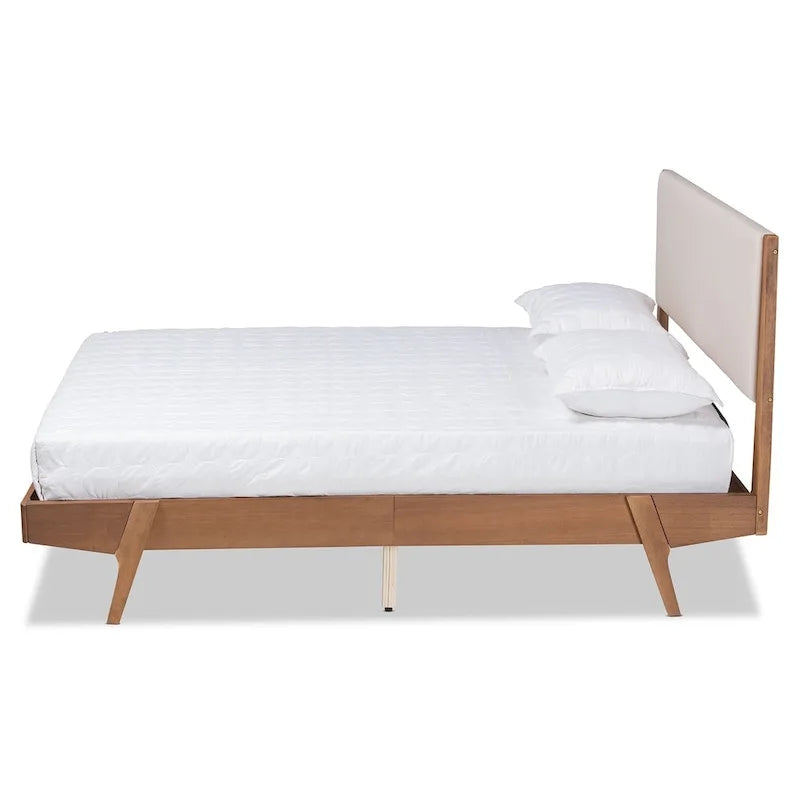 Lit plateforme en bois tapissé de tissu de style Mid-Century Modern, de couleur beige